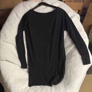 Athleta XS black tunic style dress/top (long sleeves w/ thumb hole option)